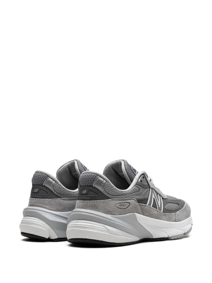 New Balance 990V6