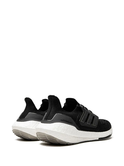 Ultraboost 22 Core Black/Core Black/Cloud Wh Sneakers