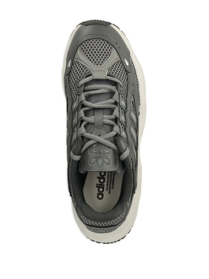 Ozmillen Sneakers