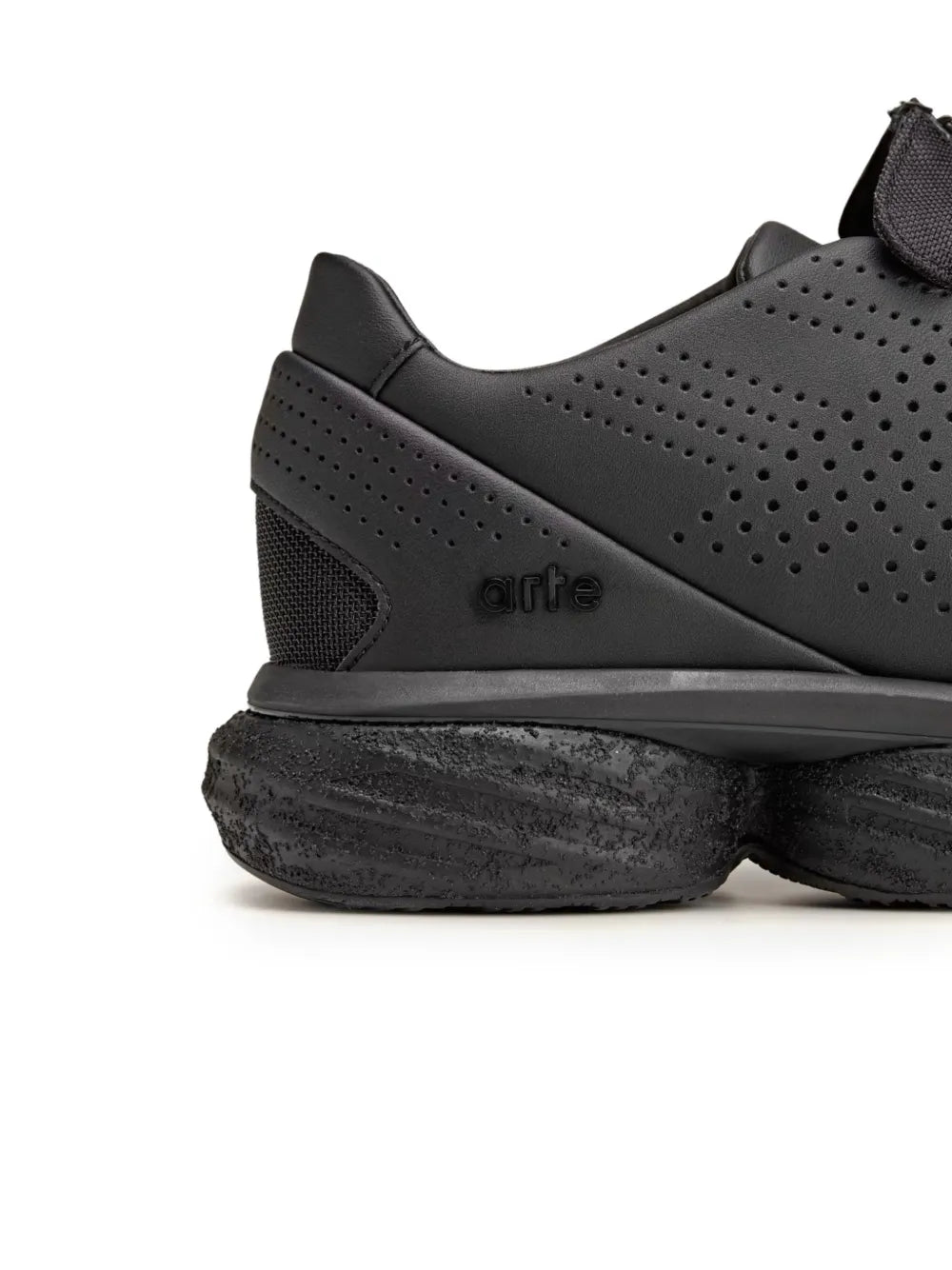 X Arte Antwerp Lightblaze Pod Perforated-Design Sneakers